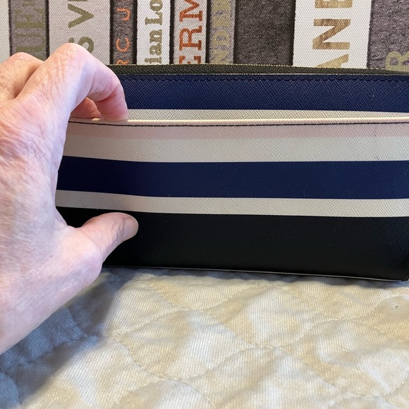 NWOT KATE SPADE Kate Spade Blake Avenue Printed Neda Wallet - Bon bon stripe. - Picture 2 of 8